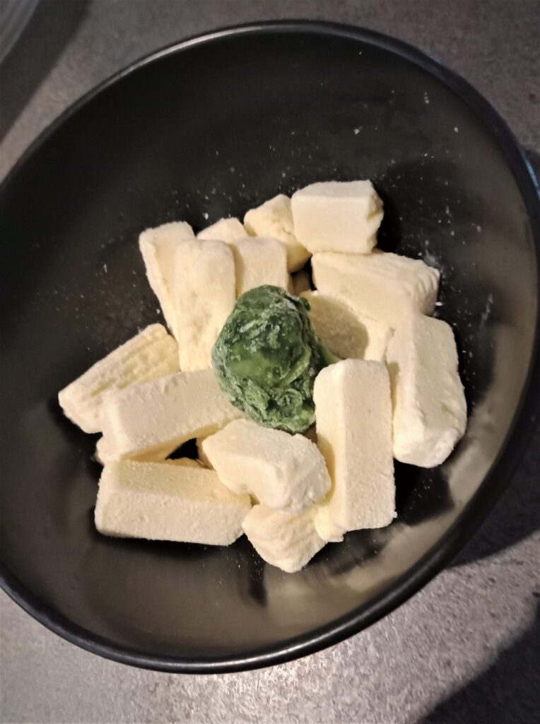 frozen mashed potato and frozen spinach to make spinach mashed potatoes
