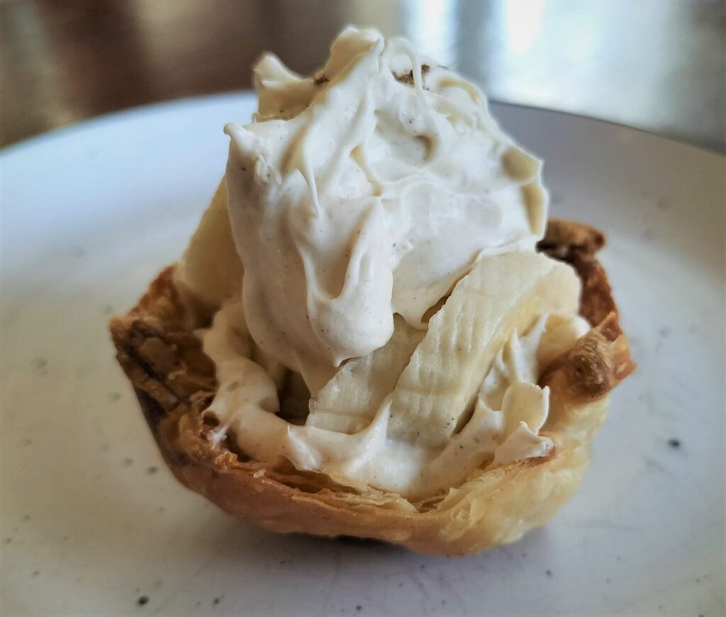 mini banana cream pie