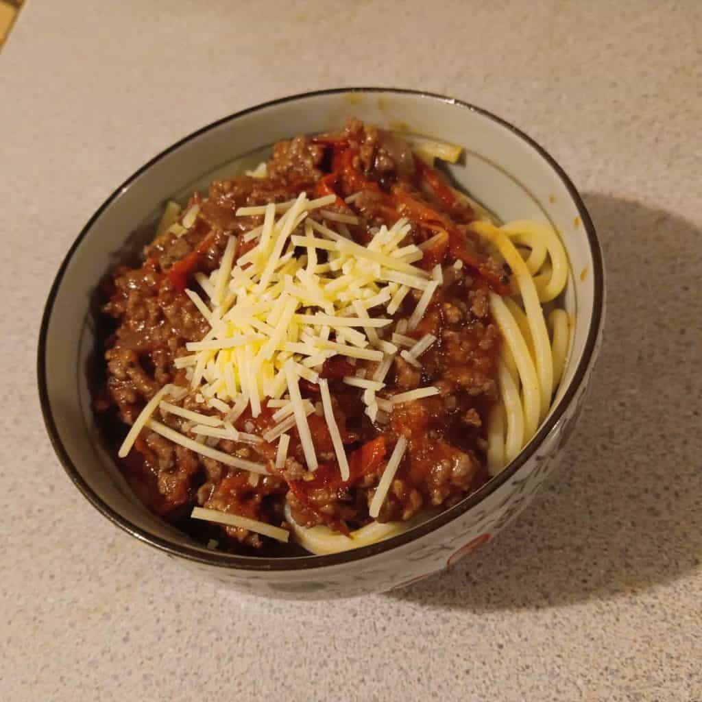 spaghetti bolognese with fresh tomatoes