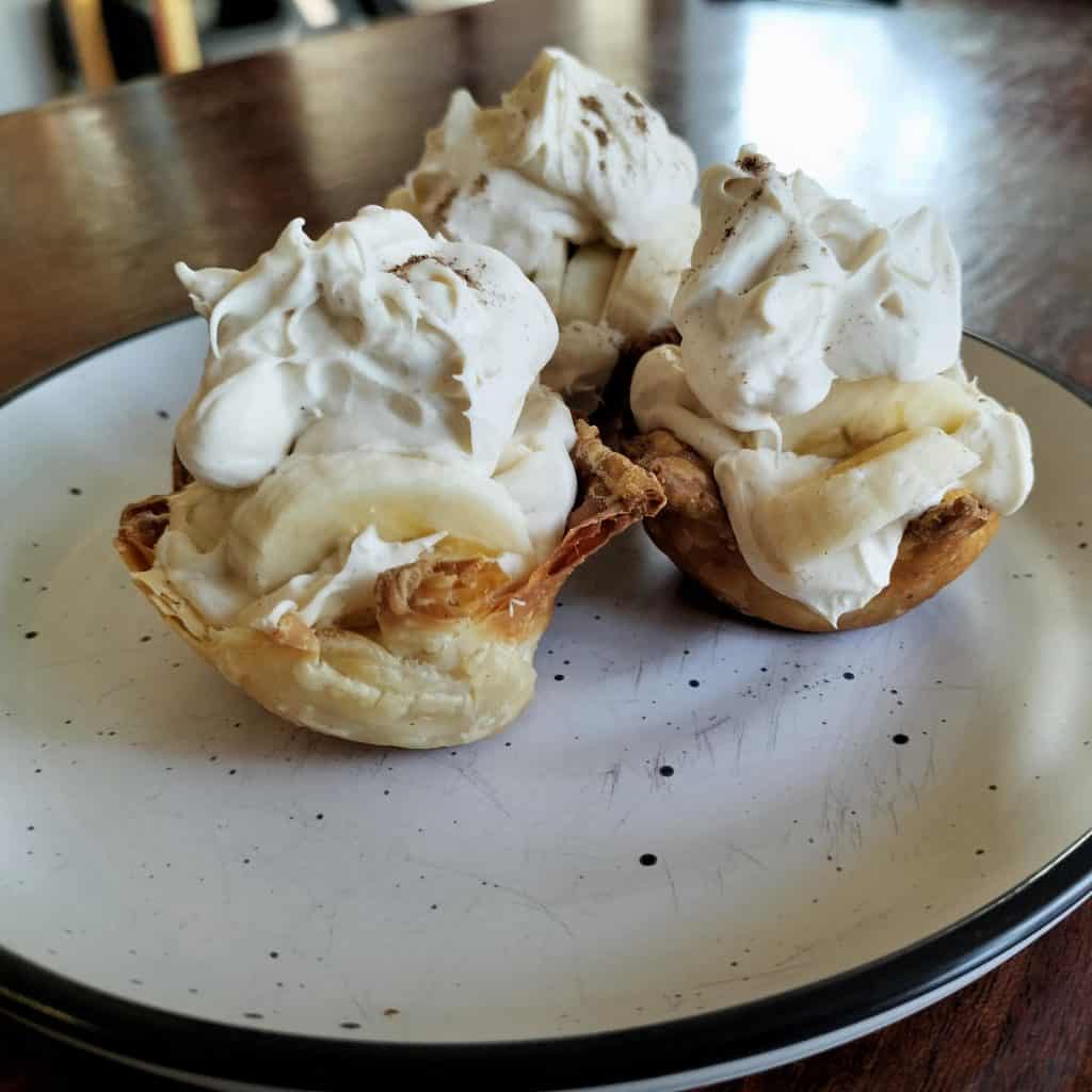 Easy Mini Banana Cream Pies With Cinnamon Whipped Cream
